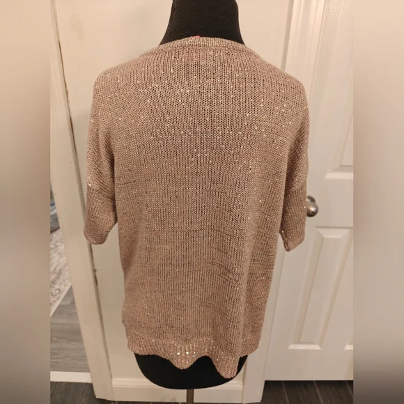 Short sleeve lightweight sequin sweater size Medium - Picture 5 of 9